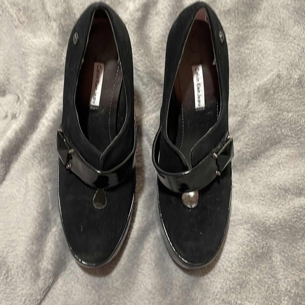 Gorgeous Calvin Klein Shoes. - Picture 2 of 4